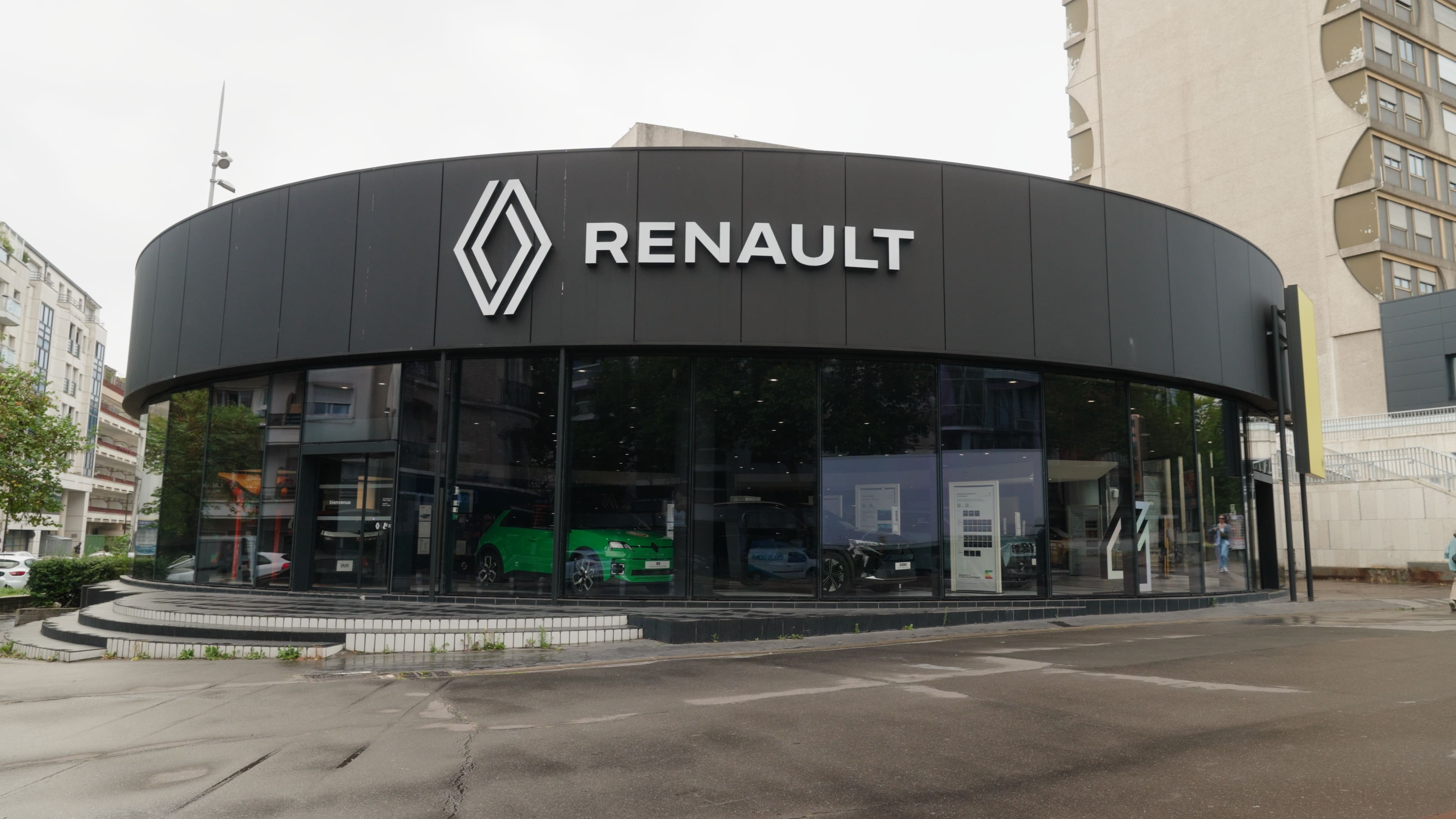 Façade d'un magasin renault
